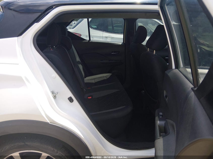 2019 NISSAN KICKS auction photo 8