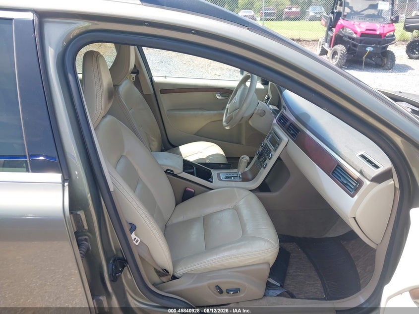 2010 VOLVO XC70 auction photo 5