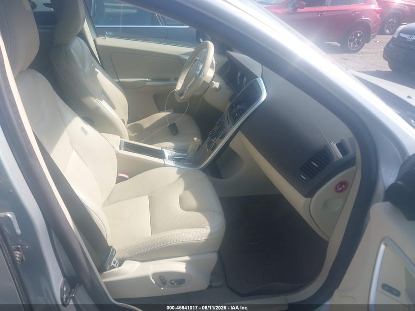 2011 VOLVO XC60 auction photo 5