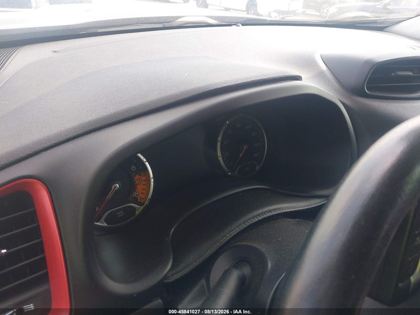 2016 JEEP RENEGADE auction photo 7