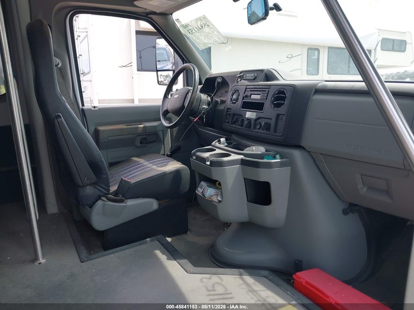 2019 FORD E-350 CUTAWAY auction photo 6