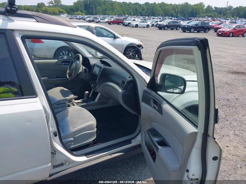 2011 SUBARU FORESTER auction photo 5