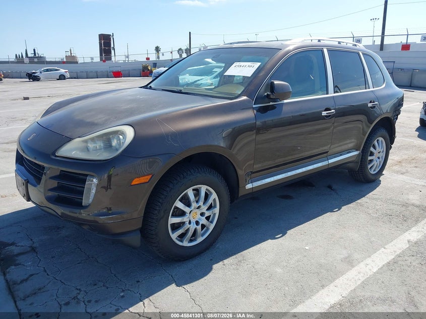 2010 Porsche Cayenne, Удар ззаду, IAAI, VIN WP1AA2AP1ALA03660 — фото 2