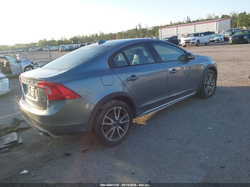 2016 VOLVO S60 CROSS COUNTRY auction photo 4