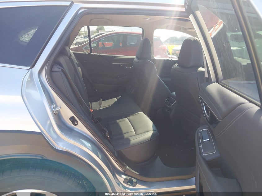 2025 SUBARU OUTBACK auction photo 8