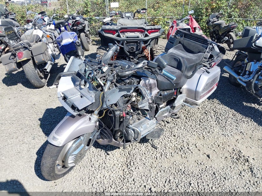 1998 Honda —, Front End, IAAI, VIN 1HFSC2238WA003868 — photo 2