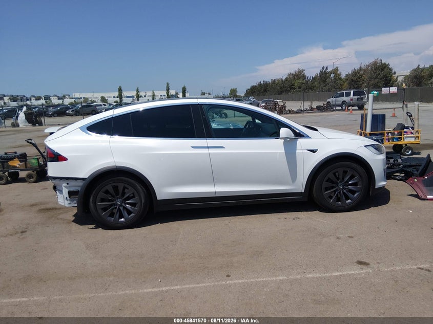 TESLA MODEL X - zdjęcie 14
