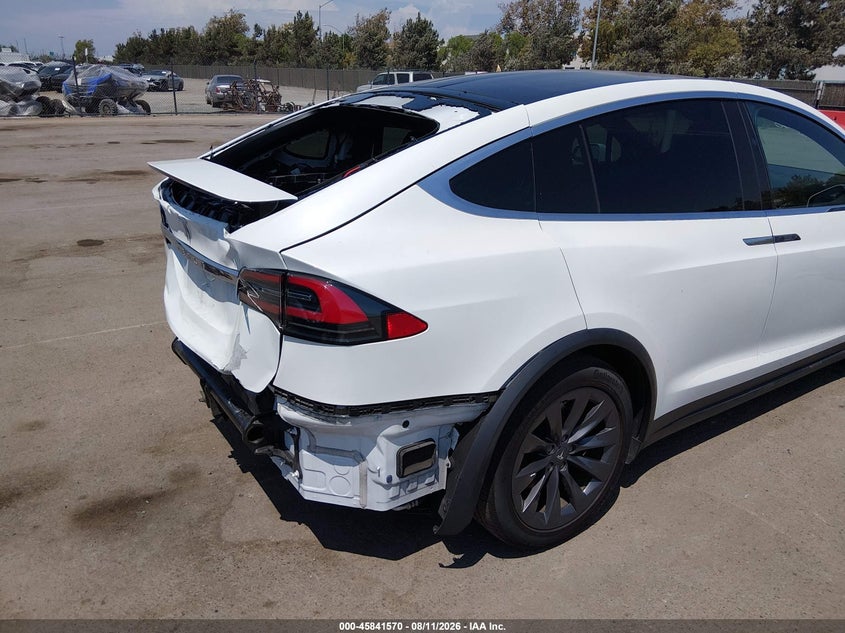 TESLA MODEL X - zdjęcie 21