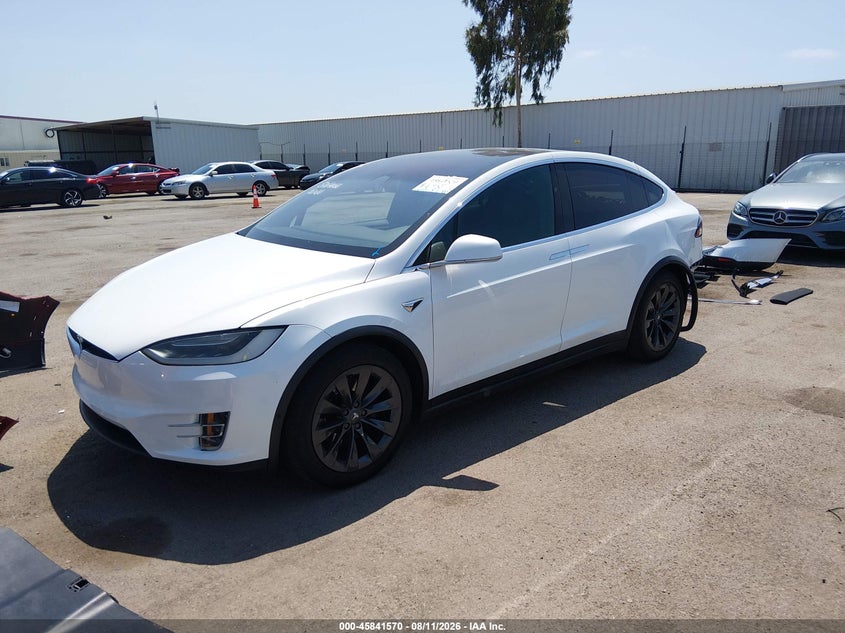 TESLA MODEL X - zdjęcie 2