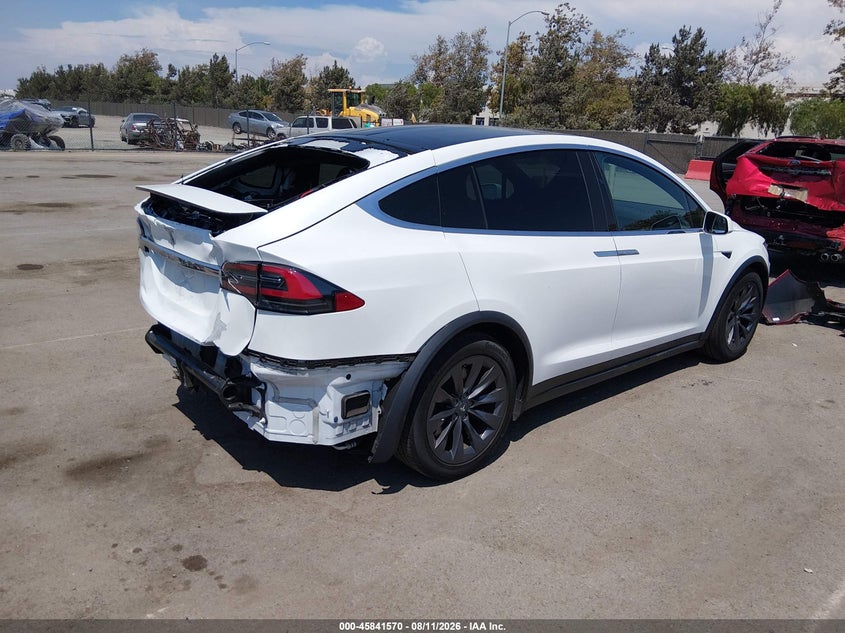 TESLA MODEL X - zdjęcie 4