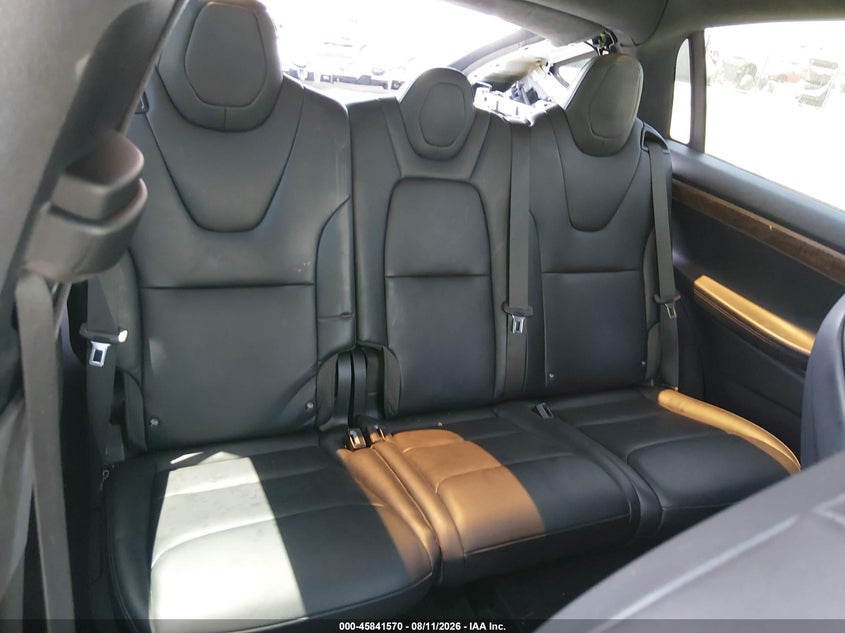 TESLA MODEL X - zdjęcie 8