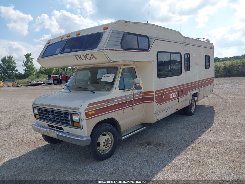 1983 Ford Econoline, Unknown, IAAI, VIN 1FDKE30L9DHB65876 — photo 2