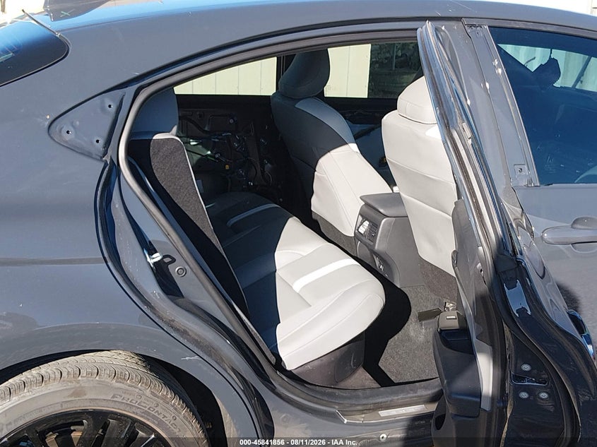 TOYOTA CAMRY - zdjęcie 8