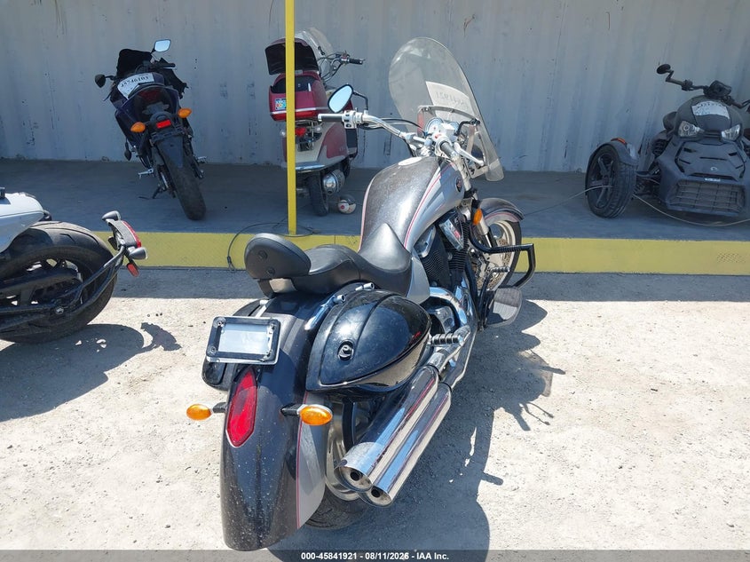 2006 VICTORY MOTORCYCLES KINGPIN auction photo 4