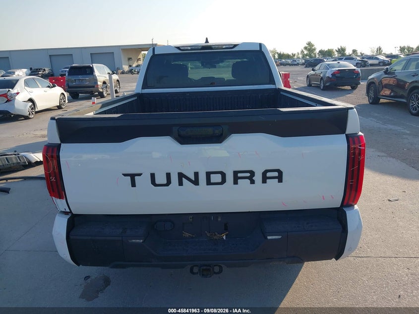TOYOTA TUNDRA - zdjęcie 17