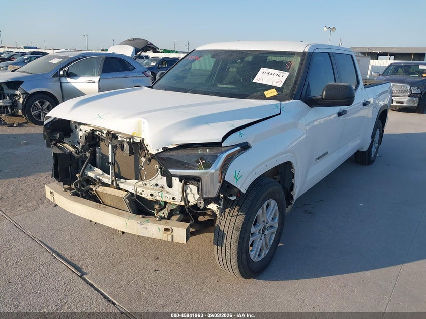 TOYOTA TUNDRA - zdjęcie 2