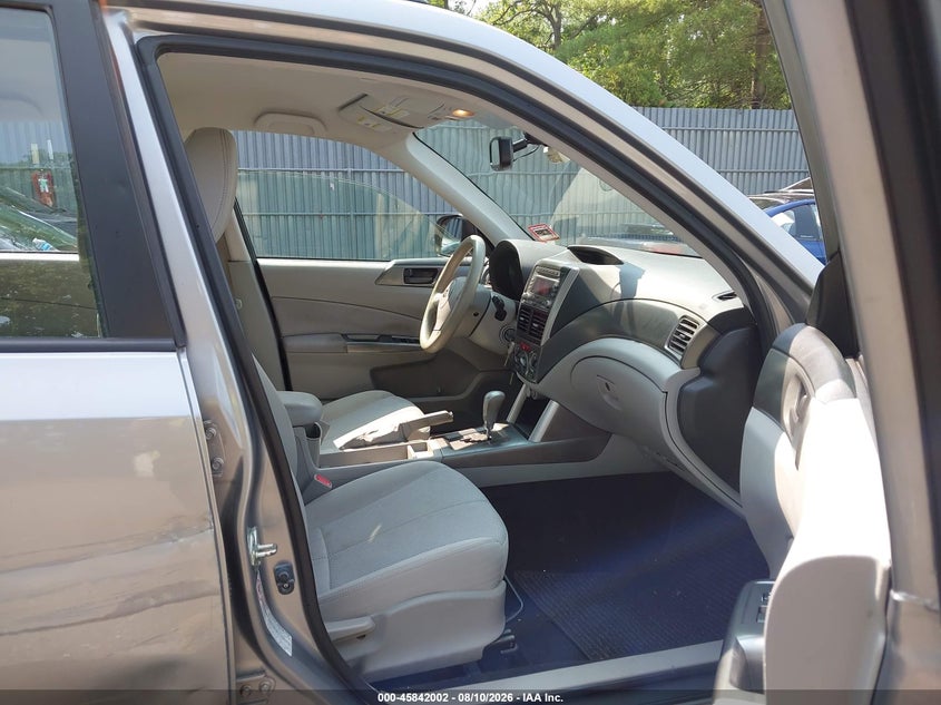 2011 SUBARU FORESTER auction photo 5