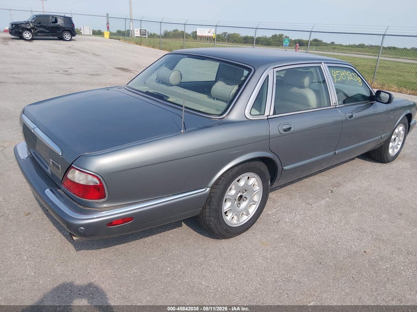 2002 JAGUAR XJ8 auction photo 4