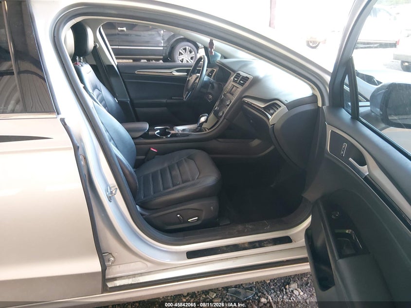 2016 FORD FUSION auction photo 5