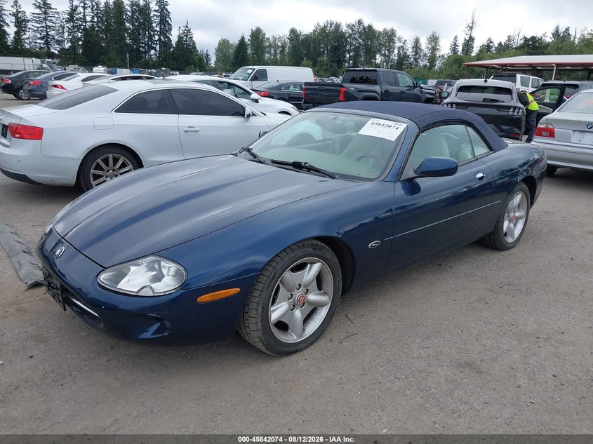 1998 Jaguar XK, Normal Wear & Tear, IAAI, VIN SAJGX2242WC019020 — photo 2