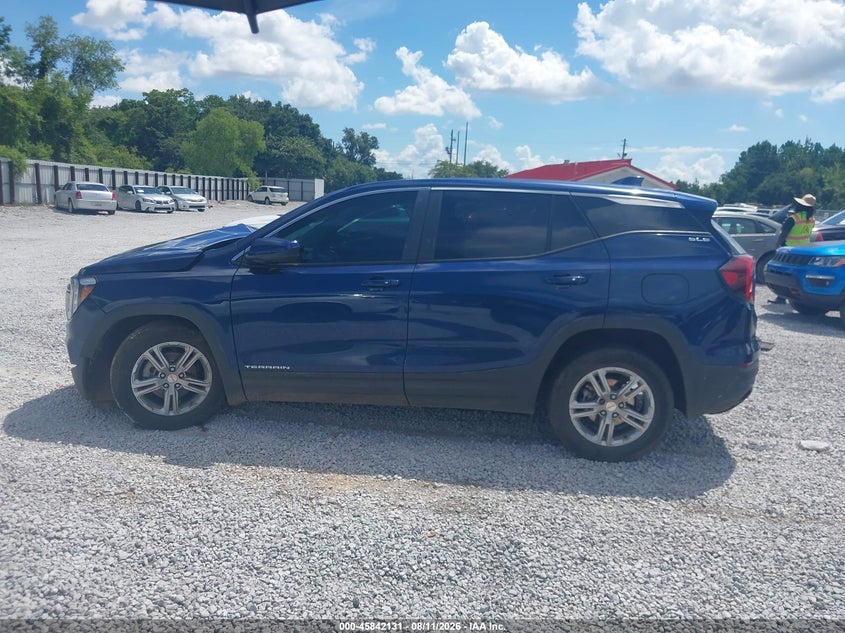 2022 GMC TERRAIN FWD SLE · Photo 14