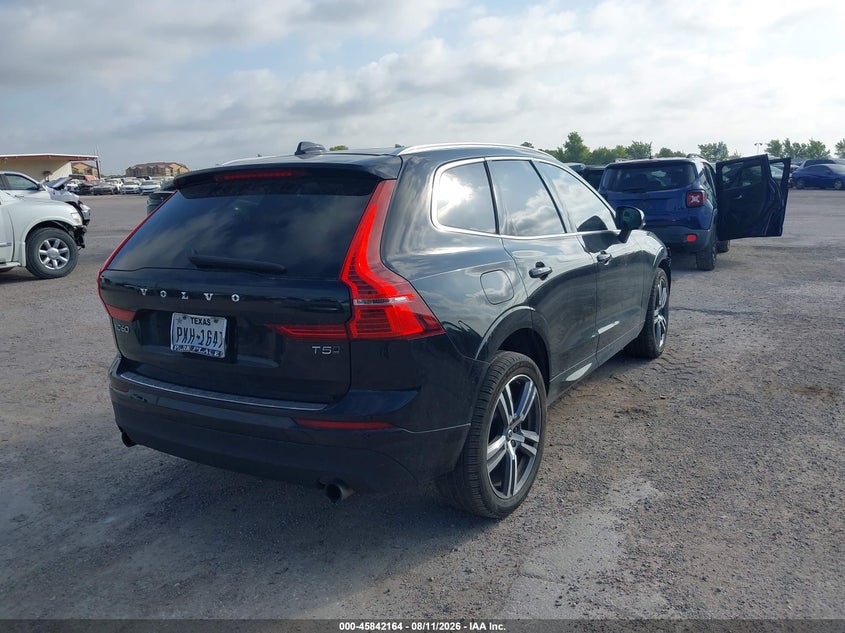 2021 VOLVO XC60 auction photo 4