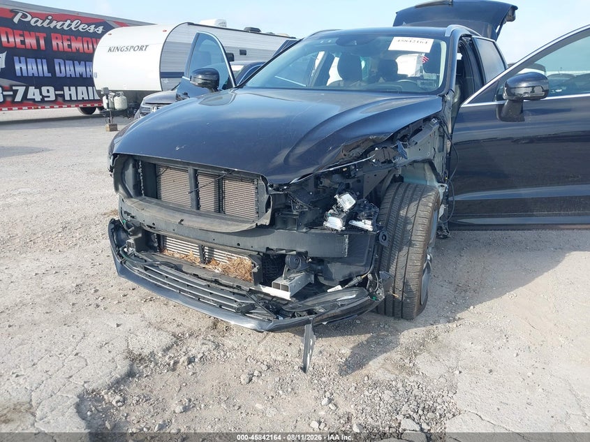 2021 VOLVO XC60 auction photo 6