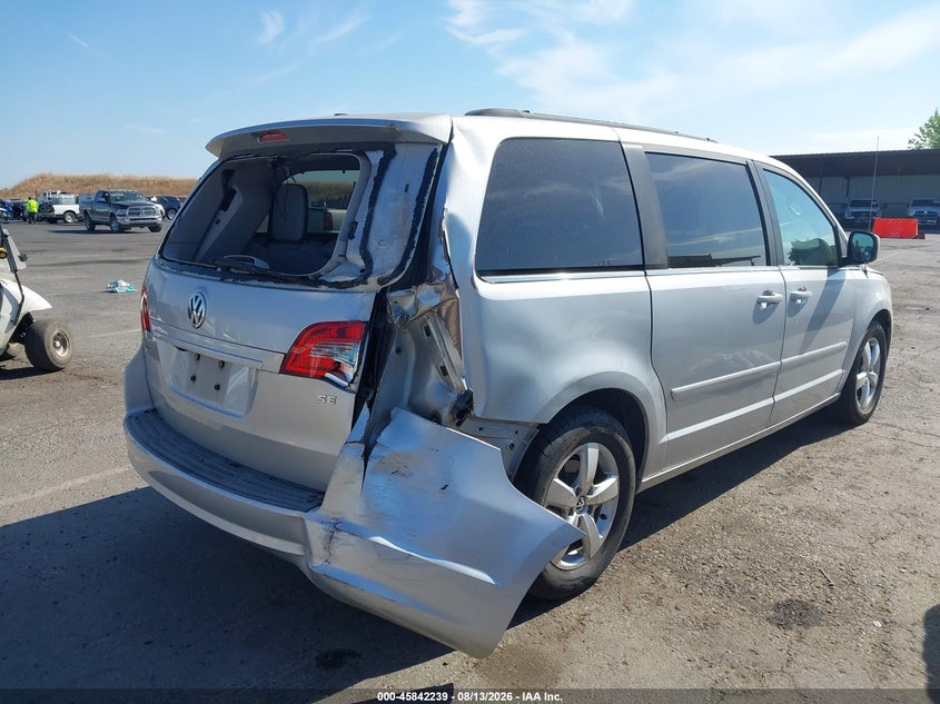 2011 VOLKSWAGEN ROUTAN — zdjęcie 4
