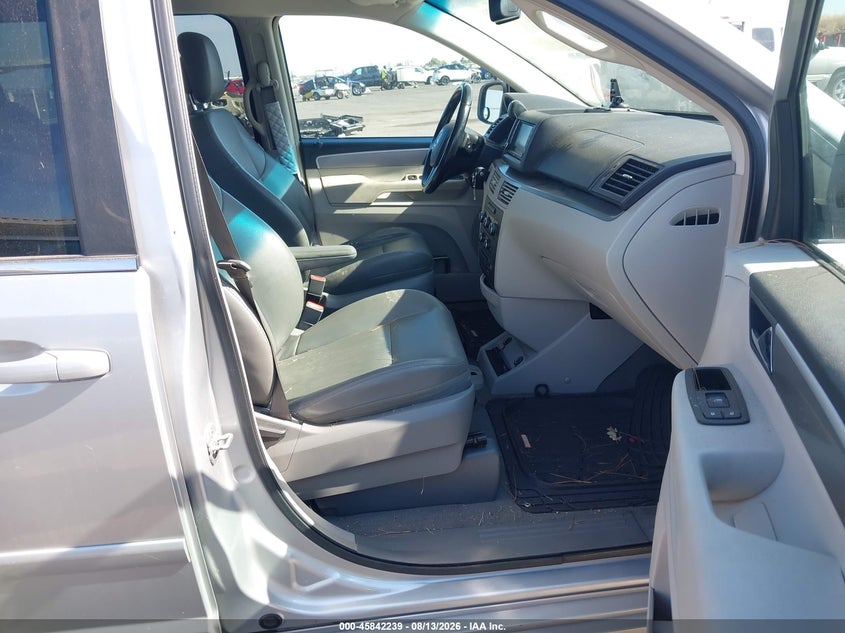 2011 VOLKSWAGEN ROUTAN — zdjęcie 5
