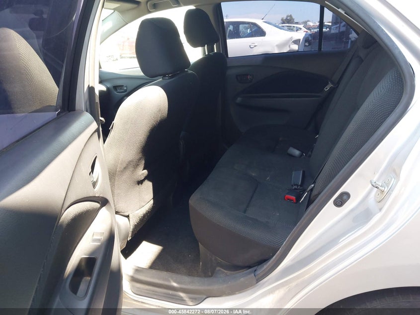 2012 TOYOTA YARIS auction photo 8
