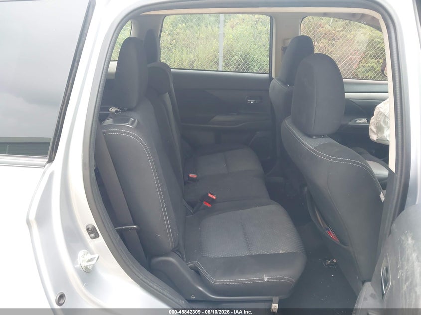 2016 MITSUBISHI OUTLANDER auction photo 8