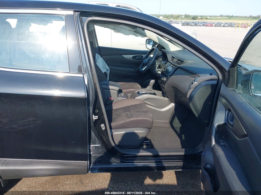 2019 NISSAN ROGUE SPORT auction photo 5