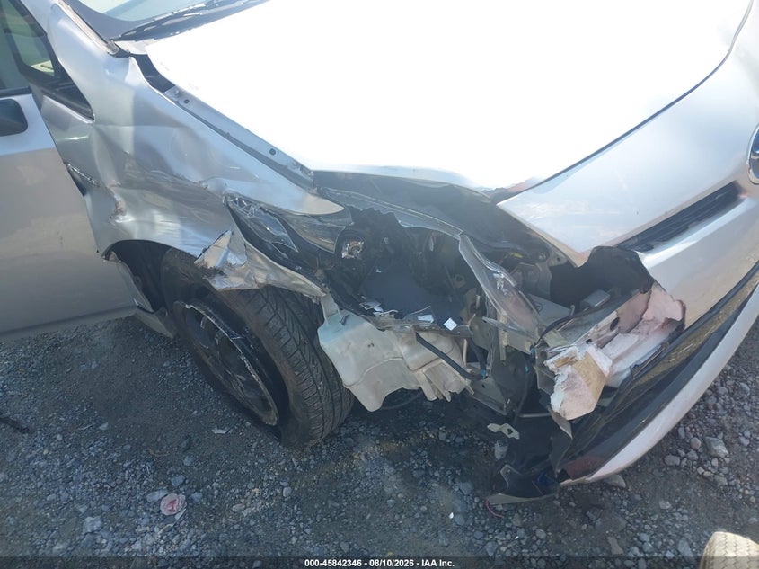 2013 TOYOTA PRIUS auction photo 6