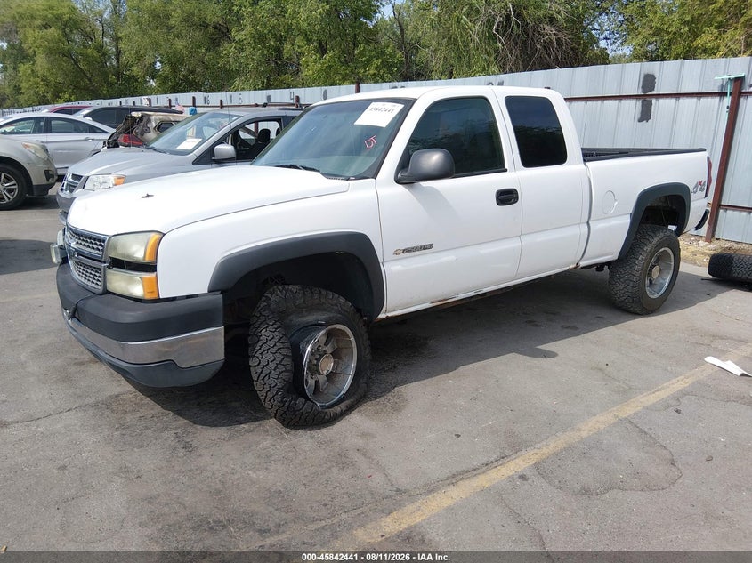 2005 CHEVROLET SILVERADO 2500HD auction photo 2