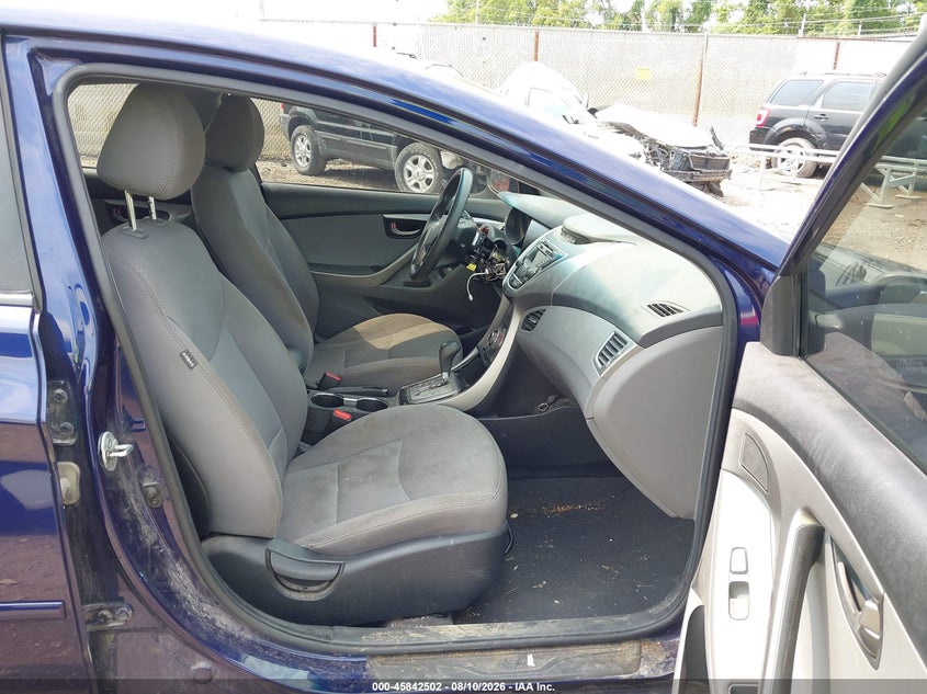 2013 HYUNDAI ELANTRA auction photo 5