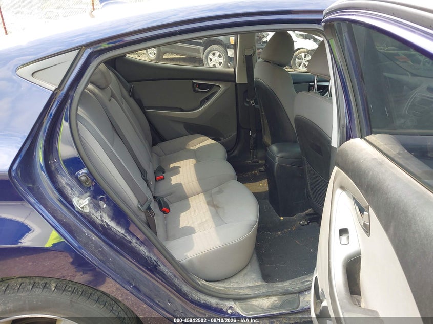 2013 HYUNDAI ELANTRA auction photo 8