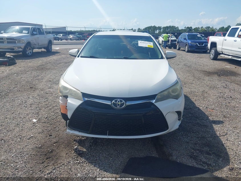 TOYOTA CAMRY - zdjęcie 13