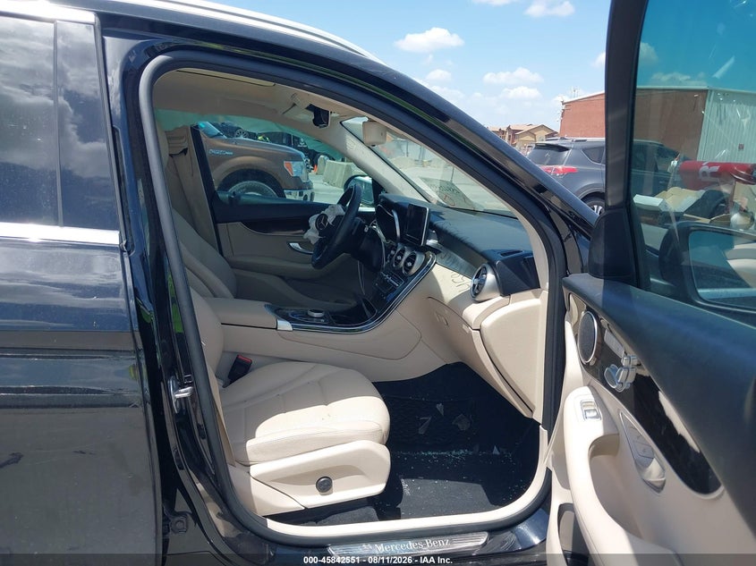 2019 MERCEDES-BENZ GLC 300 - zdjęcie 5