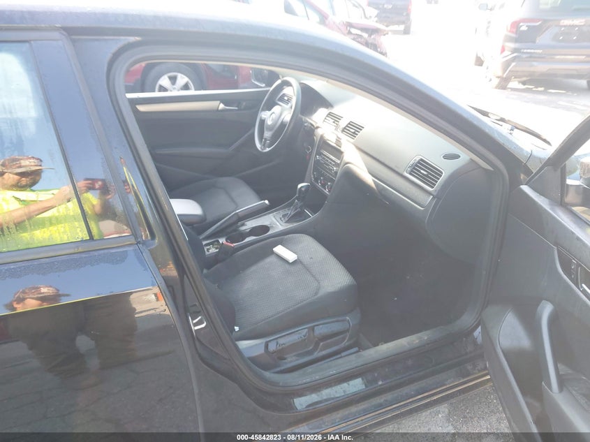VOLKSWAGEN PASSAT 2015 VIN 1VWAT7A38FC075577