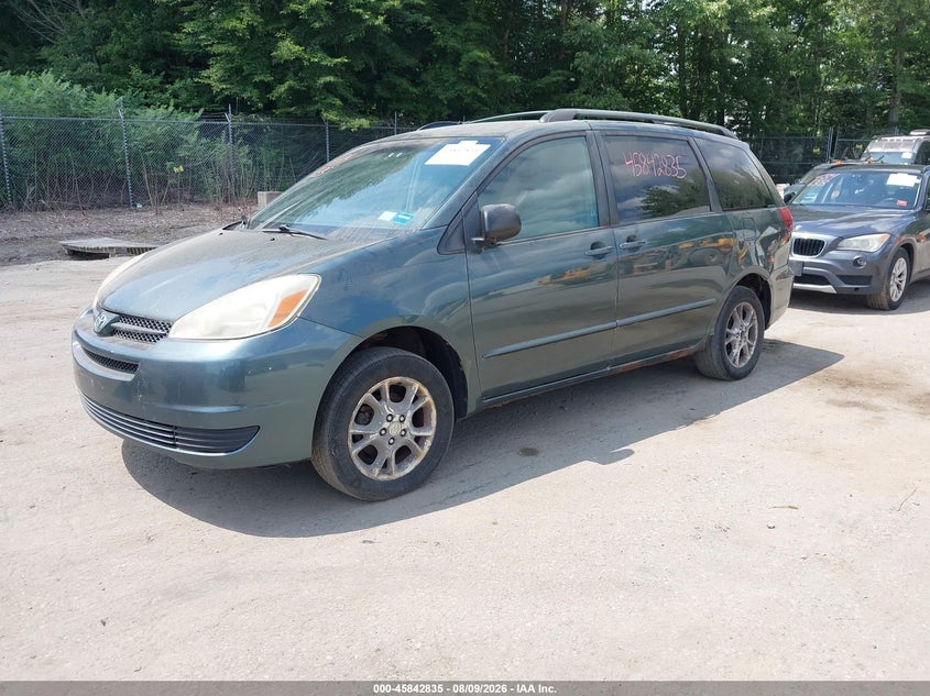 2005 TOYOTA SIENNA auction photo 2