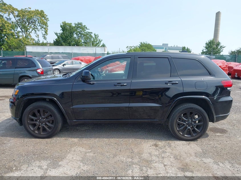 JEEP GRAND CHEROKEE - zdjęcie 14