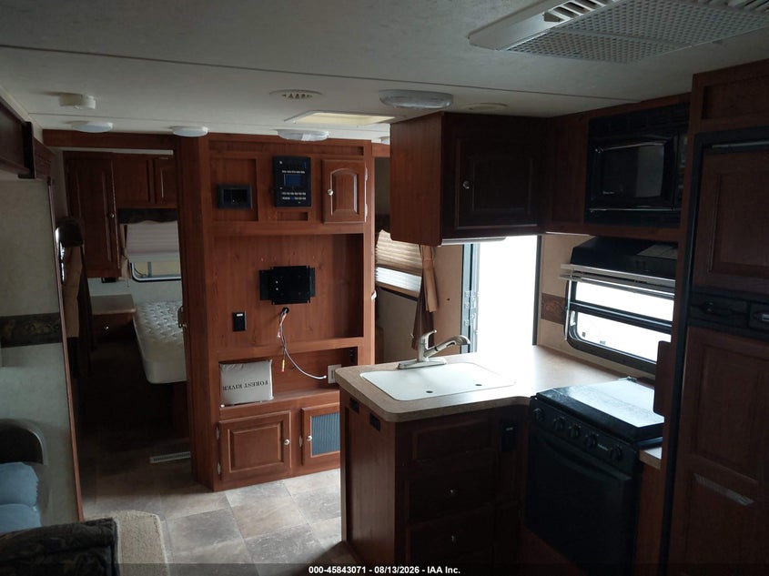 2012 FOREST RIVER CLASSIC SUPER LITE S auction photo 7