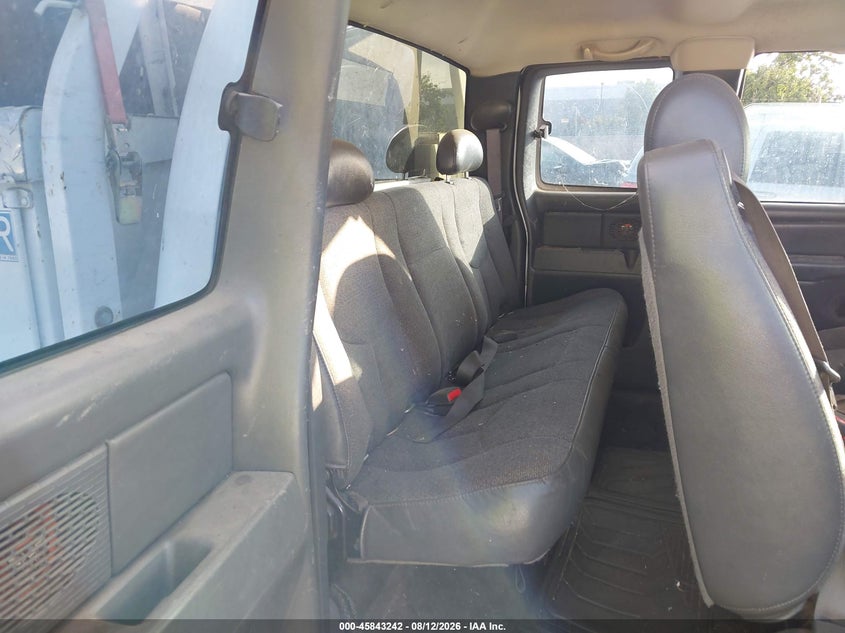 GMC SIERRA 2500HD 2005 VIN 1GDHC29U15E299967