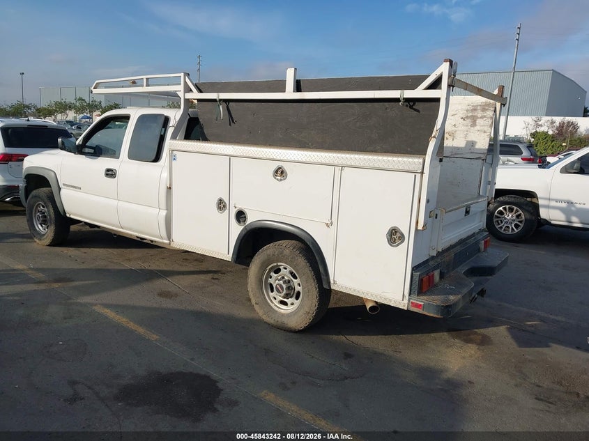 2005 GMC SIERRA 2500HD auction photo 3