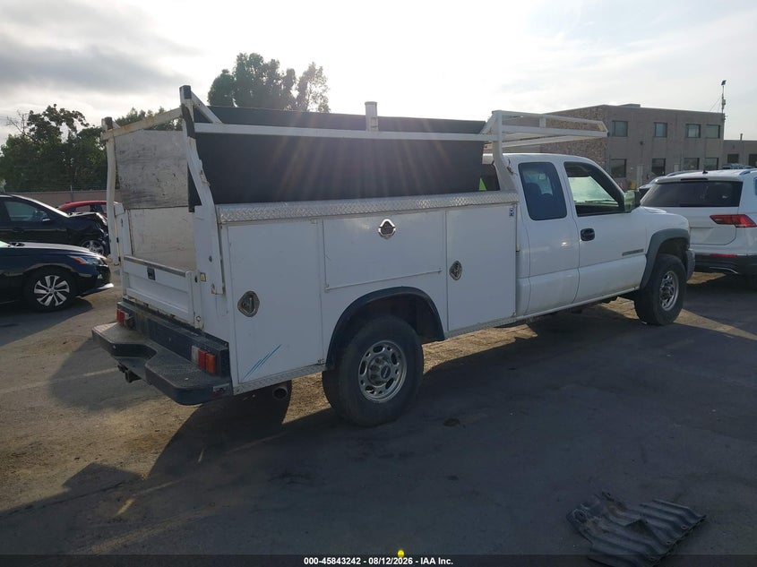 2005 GMC SIERRA 2500HD auction photo 4
