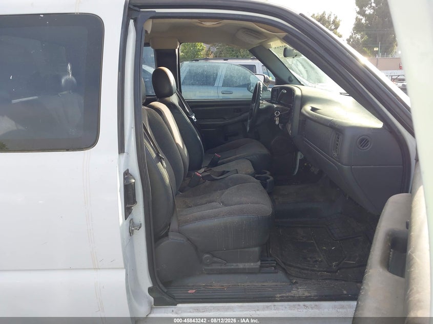 2005 GMC SIERRA 2500HD auction photo 5