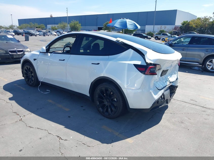TESLA MODEL Y 2022 VIN 7SAYGDEE4NF575417