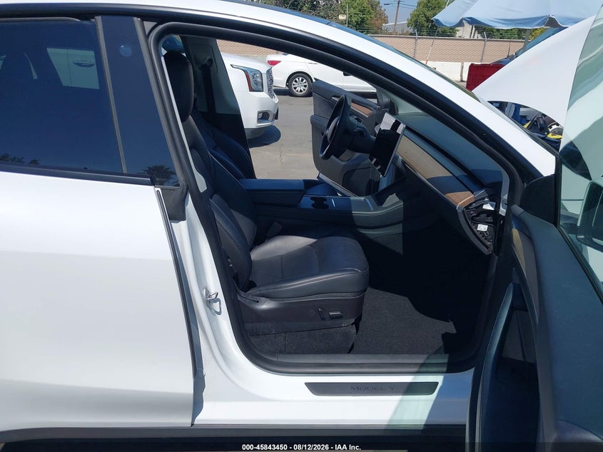 TESLA MODEL Y 2022 VIN 7SAYGDEE4NF575417