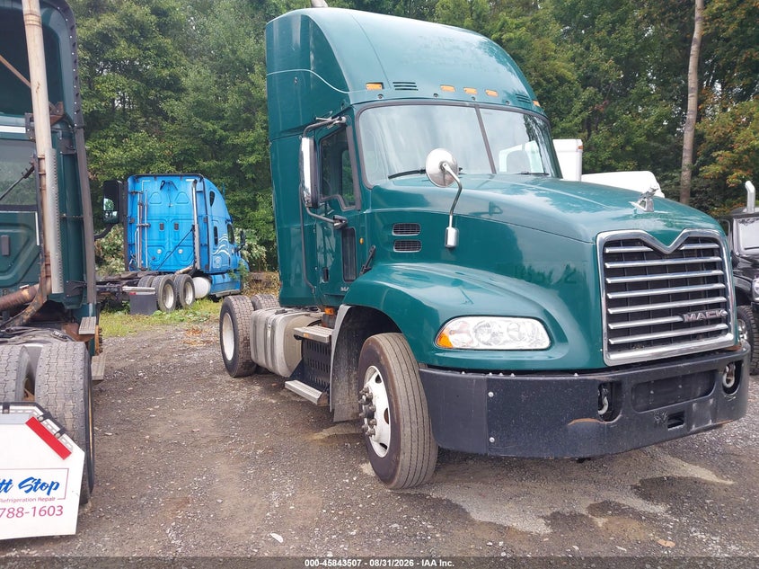 2017 MACK PINNACLE