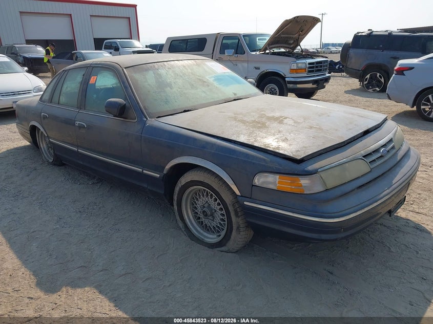 1997 FORD CROWN VICTORIA auction photo 1